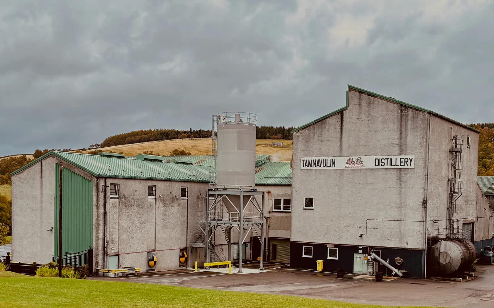 Landscape photograph of Tamnavulin distillery.