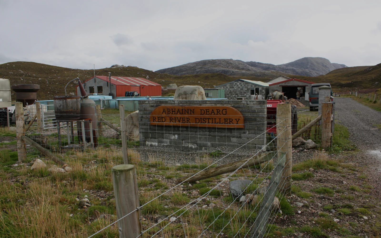 Landscape photograph of Abhainn Dearg distillery.