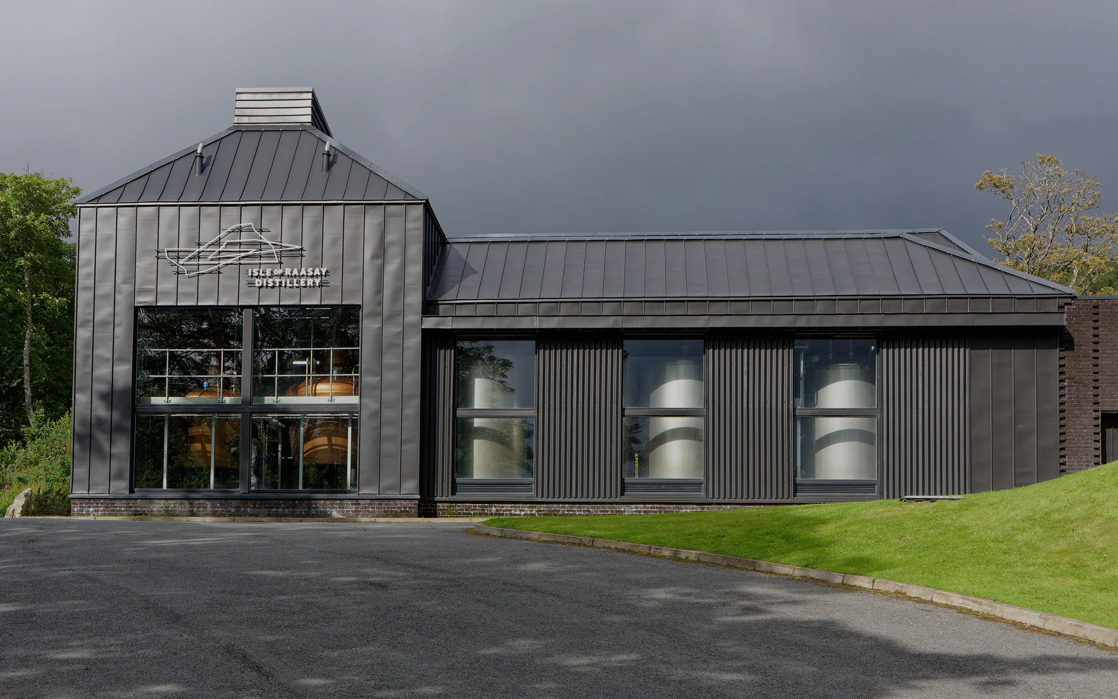 Landscape photograph of Isle of Raasay distillery.