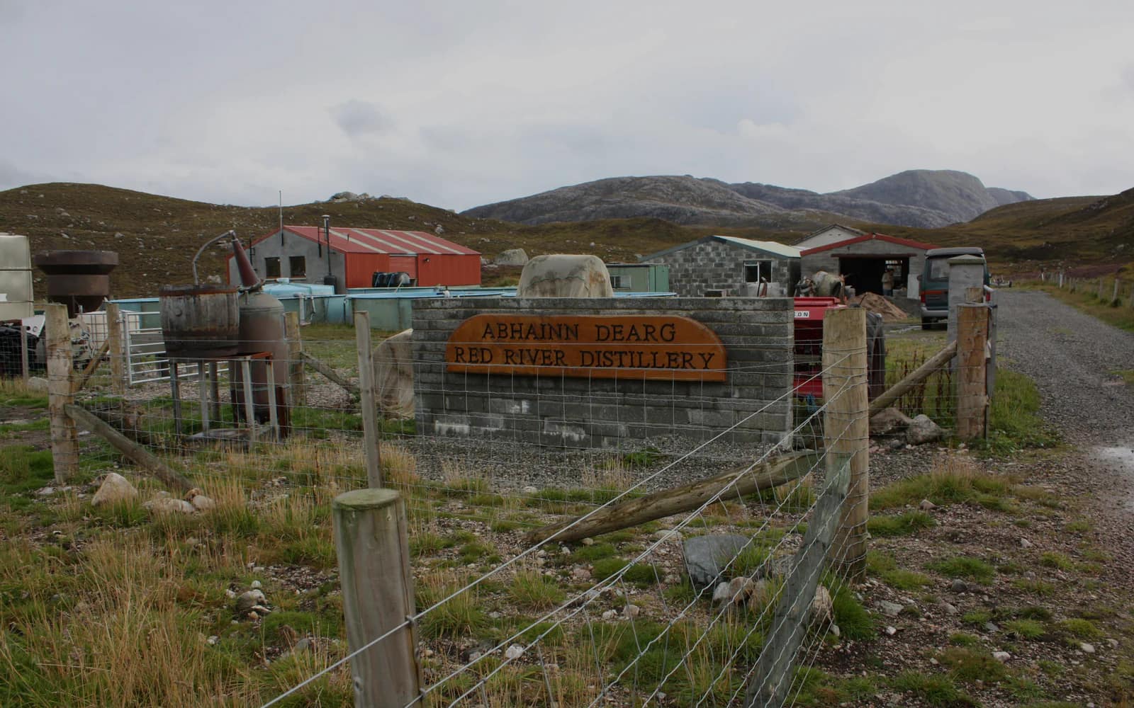 Landscape photograph of Abhainn Dearg distillery.