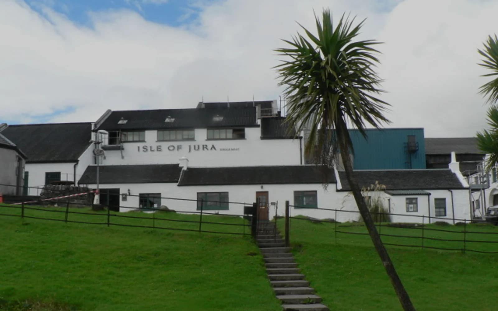 Landscape photograph of Isle of Jura distillery.