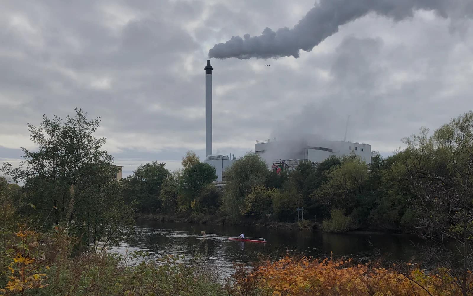 Landscape photograph of Strathclyde distillery.